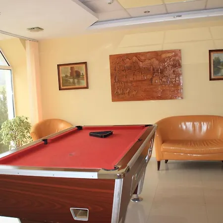Apartment Cosy With Terrace Eagle Rock
