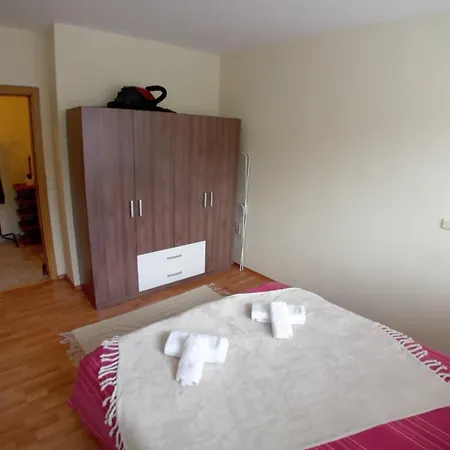 Cosy With Terrace Eagle Rock Apartment Beli Iskar