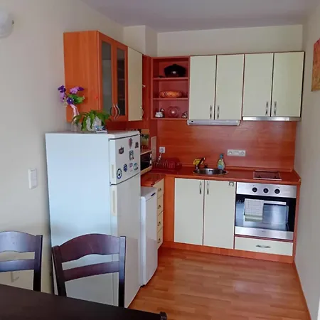 Apartment Cosy With Terrace Eagle Rock Beli Iskar